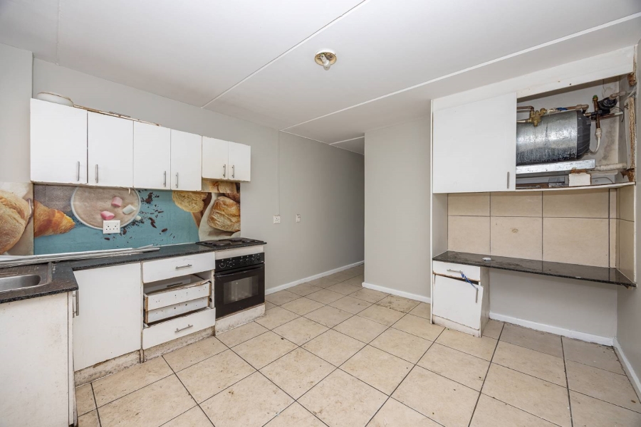 1 Bedroom Property for Sale in Maitland Western Cape